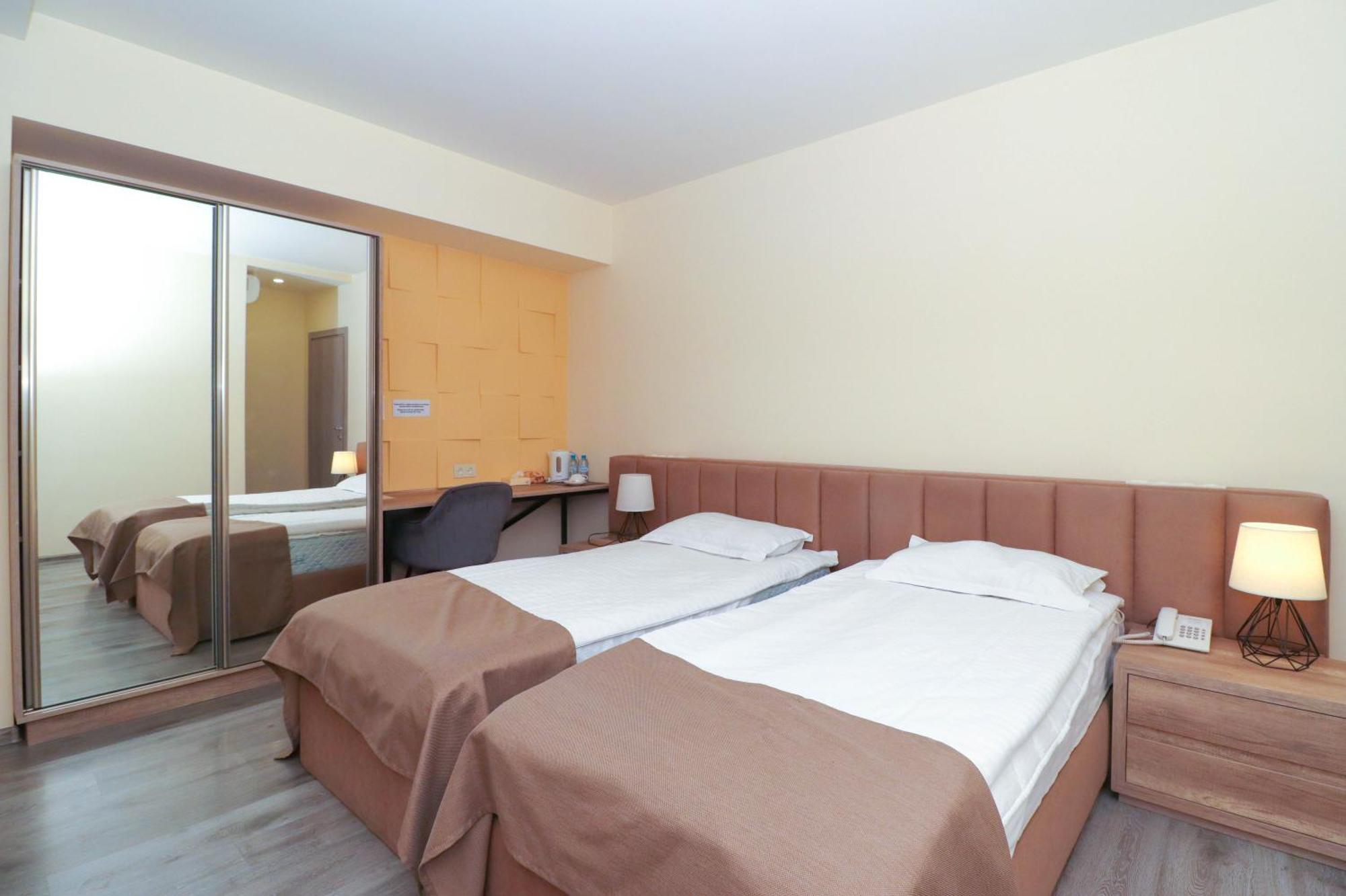 Mandarin Hotel Jerevan Eksteriør billede